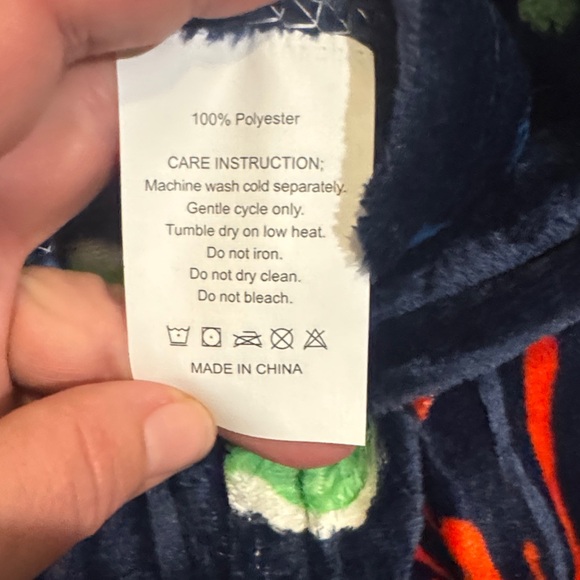 🆕Colorful Glow in the Dark Gaming Blanket. 50x68. Brand New!💥 - Picture 3 of 3